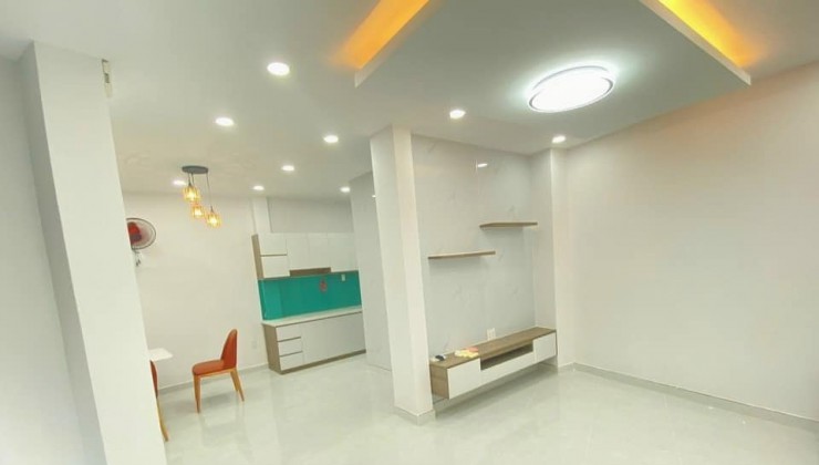 Bán nhà mới hẻm 86 Thích Quảng Đức, 42m2, 3 tầng, 4 PN, ô tô