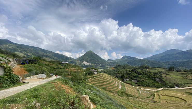 Bán mảnh đất view ruộng bậc thang và núi đá của Tả Phìn
