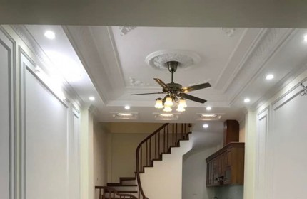 Cần bán nhà ô tô đỗ cửa, 35m2, 5 tầng, mặt tiền 4m, Nguyễn Văn Linh, Long Biên 3.65 tỷ.