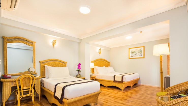 Cho thuê khách sạn mặt tiền Phạm Ngũ Lão quận 1, 41 phòng full nội thất có thang máy.