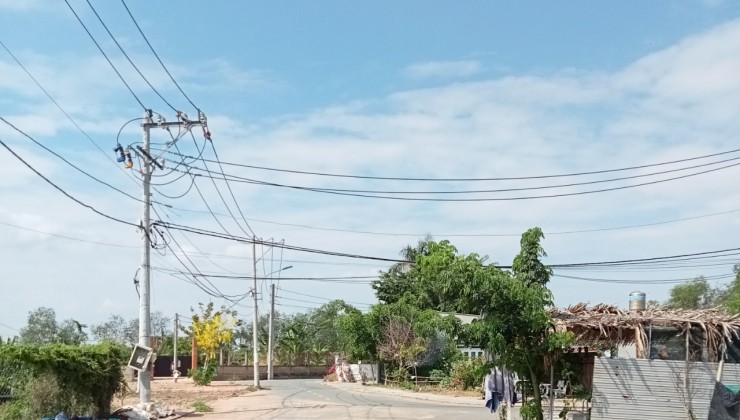Cần bán lô đất gần trường học, chợ, UBND Long Phước, Quận 9