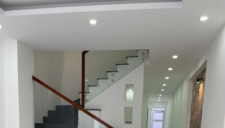 KẸT TIỀN CHỦ CẦN BÁN NHÀ HUỲNH TẤN PHÁT TÂN PHÚ Q7 75 M2 HXH CHỈ NHỈNH 5 TỶ500
NHÀ 2 TẦNG MỚI XÂY - MÓNG CHẮC CHẮN LÊN THÊM ĐƯỢC 2 LẦU- HẺM TRƯỚC