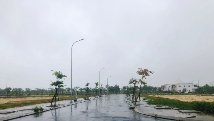Cần bán lô đất phân khu V3 - Khu đô thị FPT Đà Nẵng