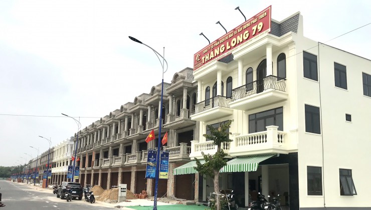 Nhà phố Thương mại mặt tiền đường 25m, cách QL 13 chỉ 300m, cạnh Trung tâm hành chính Bàu Bàng