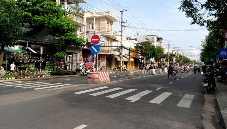 Lô đất mặt tiền đường Lê Hồng Phong, Phước Hải, Nha Trang