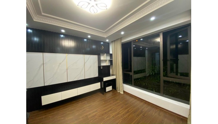 CHÍNH CHỦ BÁN NHÀ ĐẸP BỒ ĐỀ (LONG BIÊN) 40M2 - NGÕ THÔNG Ô TÔ VÀO NHÀ - NỘI THẤT XỊN XÒ