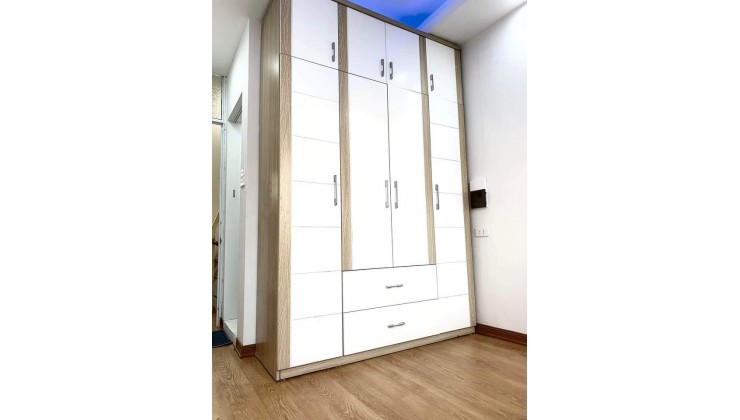 Nhỉnh 6 tỷ 46m2 nhà Phố Vọng kinh doanh chỉ 10m ra phố vip Hai Bà Trưng