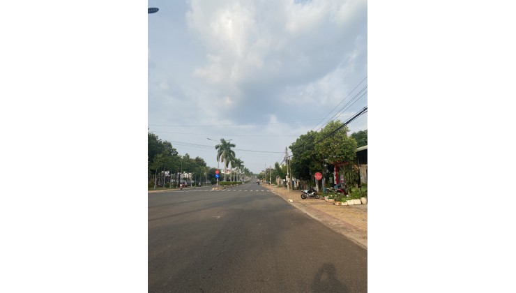 HOT bán đất mặt tiền đường 02 chiều trung tâm TP Đồng Xoài, Bình Phước