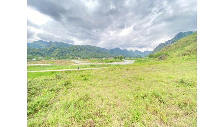 Bán đất Hà Giang nằm trên trục đường chính giá chỉ vài trăm nghìn/m2..