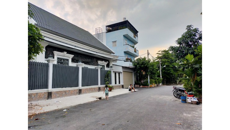Bán nhà góc 2 mặt tiền đường 12m ngang 7x13m SHR ,gần UBND xã Phước Kiển