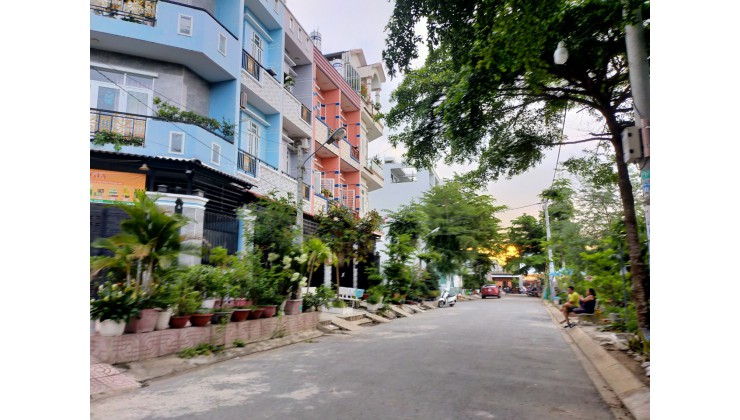 Bán nhà góc 2 mặt tiền đường 12m ngang 7x13m SHR ,gần UBND xã Phước Kiển