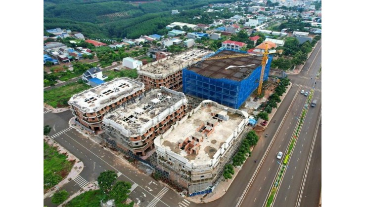 Bán nhà phố liền kề TTTM đầu tiên và duy nhất tại Bình Phước