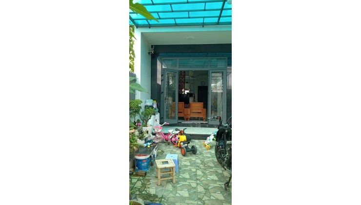 Chính chủ bán nhà 1 trệt 2 lầu vị trí đẹp tại Xã Vĩnh Trung, Tp Nha Trang, Giá tốt