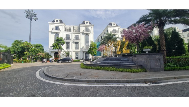 Biệt thự Elegant Park Villa Thạch Bàn, Paris giữa lòng Hà Nội, Vinhomes cũng phải cúi đầu.