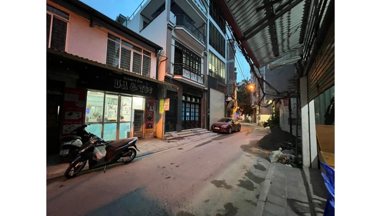 Nhà phố Nguyễn Sơn, Lô Góc, Kinh Doanh Sầm Uất, Vỉa hè, Ô tô tránh.