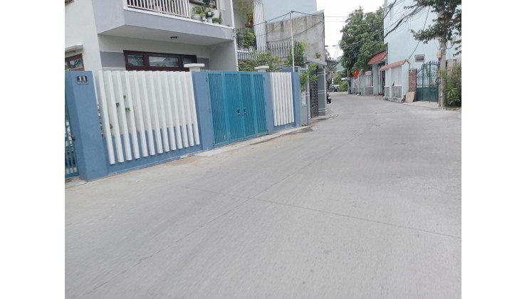 Hàng rẻ trong ngày. 4 tỷ. Có 90m2 đất và nhà ở Sơn Trà. Sát Cầu Rồng