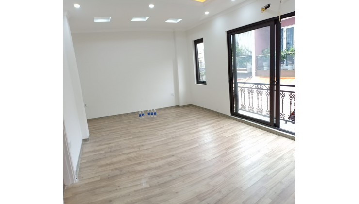 BÁN NHÀ  PHỐ NGUYỄN SƠN, LONG BIÊN, HÀ NỘI. 73m2  Giá 5.95 Tỷ, 10m ra phố, ÔTÔ đỗ cửa, ngõ thông, ở QUÁ ĐỈNH