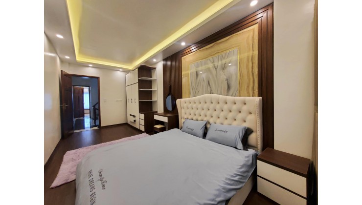 Cần Bán Nhà 62m2, 5T  Phố Tân Mai, Kim Đồng, Vỉa hè, Kinh Doanh, VP. Nhỉnh 11 tỷ 0977435869. Nhà Mới Ở Ngay