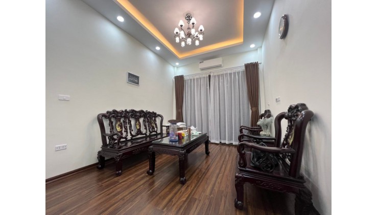 Bán nhà phân lô Lai Xá-2 thoáng-oto tránh-view hồ-Lh:0974656748