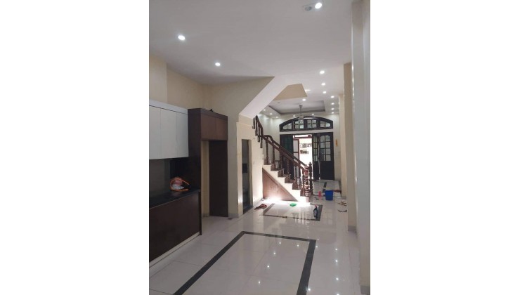 Nhỉnh 5 tỷ - 54m2 – Nhà 5 Tầng – P. Nguyễn Khánh Toàn – OTO tránh 20m