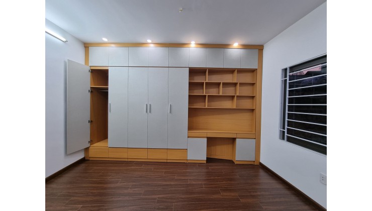 Chính chủ bán nhà 4 tầng tại Nguyễn Khánh Toàn 40m2 giá 5,2 tỷ