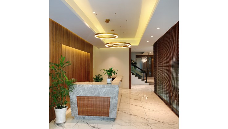 Cho thuê tầng trệt + tầng 5 tòa nhà 82 Võ Văn Tần, Q3 (đối diện trường ĐH Mở) giá từ 408k/m2/tháng