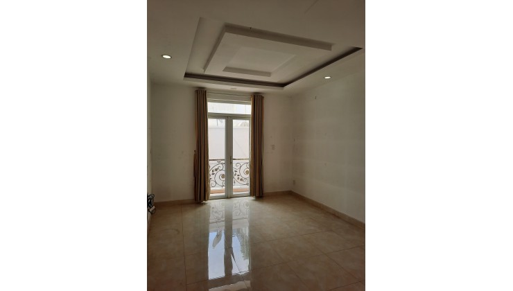 Nhà ngay Ngã tư Hàng Xanh, Bình Thạnh, 70m2, chỉ 7 tỷ 200