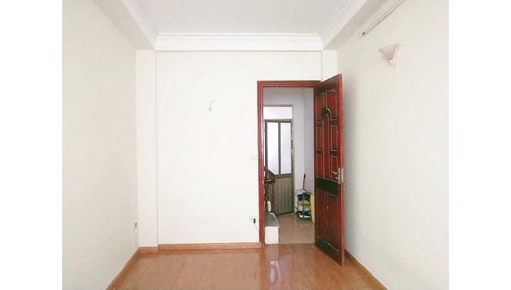 Bán nhà quận Thanh Xuân-lô góc-ngõ to-53m2- hơn 5 tỷ -Lh 0332594354