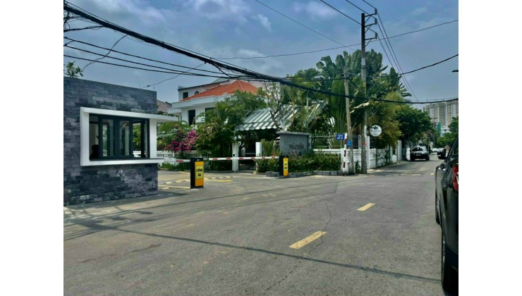 Villa Sân Vườn - căn góc 2 mặt tiền khu Compound, Thảo Điền, Quận 2.
