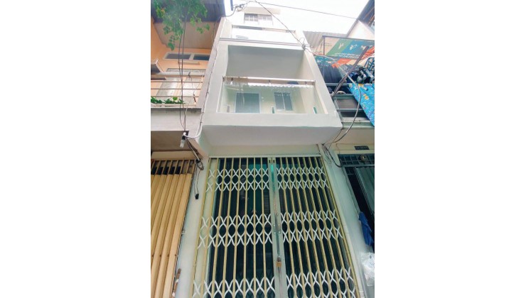 BÁN NHÀ 5 TẦNG DT 50 M2 QUẬN 4 CÓ 1,3 TỶ