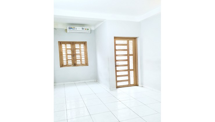 Bán nhà Trường Chinh, Tân Bình, dtsd 100m2, 3 tầng, 4PN, chỉ 4.1 tỷ