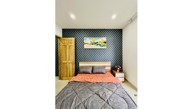 Nhà 4 Tầng Có Thang Máy DTSD 200m2 Giá nhỉnh 5 tỷ