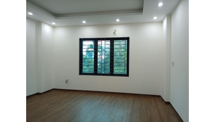 Bán nhà Đức Thượng 42 m2, 4 tầng, MT 4.2 giá 2.2  tỷ