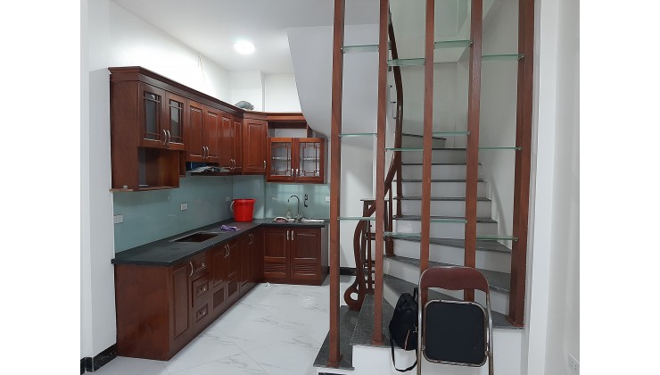 HOÀNG MAI- LÔ GÓC THOÁNG- 3 GÁC TRÁNH XE MÁY- VÀI BƯỚC Ô TÔ ĐỖ- 33M x 5 TẦNG