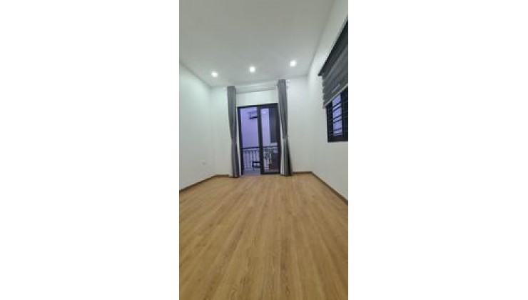 Hiếm, nhà mặt phố Ngô Gia tự dt40m, nhỉnh 6 tỷ