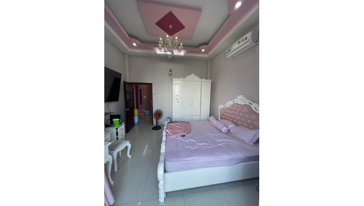 Bán nhà Mặt tiền , 3 tầng, đường số 7, P Tam Phú, 60m2 giá 4.8 tỷ