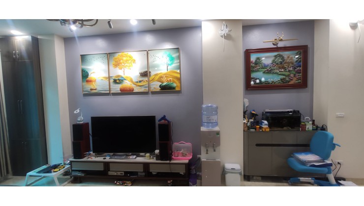 Bán nhà Tư Đình: 48m2, 5 tầng, Thang máy, gần Công viên, chỉ hơn 6 tỷ