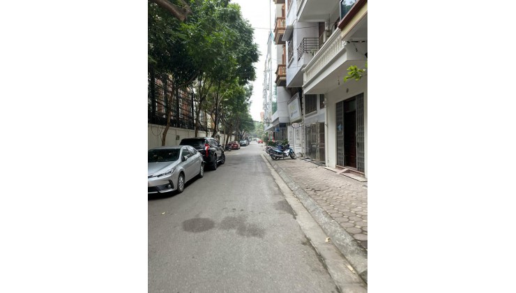 BÁN ĐẤT PHÂN LÔ, TẶNG NHÀ  PHỐ NGUYỄN VĂN CỪ, LONG BIÊN. 86m2, Giá 5.6 Tỷ, Cách mặt phố Nguyễn Văn Cừ 12m SỐNG QUÁ ĐỈNH.