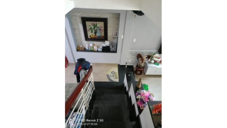 Hiếm! 5.2x12m, 4 tầng, đường Lạc Long Quân, Tân Bình Giá chỉ 5 tỷ 8