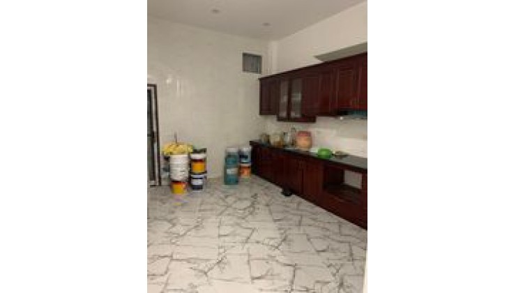 2,3 tỷ nhà 3 tầng chân cầu Chương Dương, Long Biên Lh 0988794086