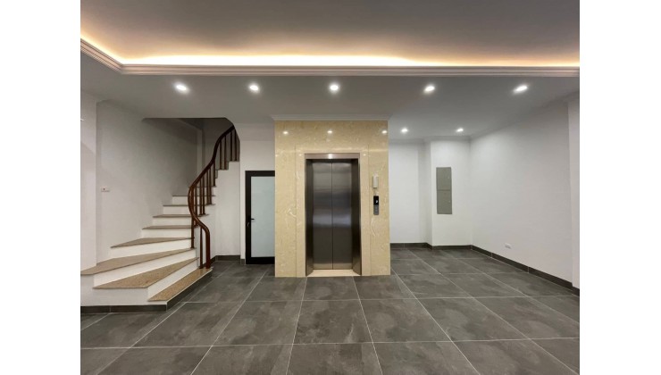 Siêu hot!!! Bán nhà cực đẹp phố Đội Cấn. 60m2, 6 tầng, mt 7.2m. Giá: 14.6 tỷ.