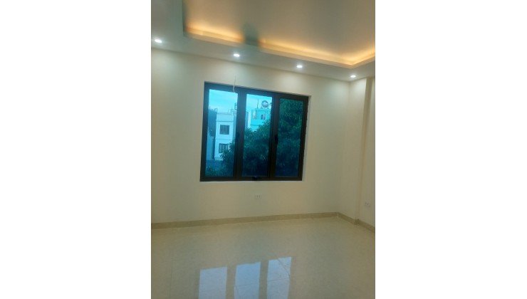 Bán nhà Đức Thượng 42 m2, 4 tầng, MT 4.2 giá 2.2  tỷ
