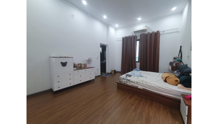 Bán nhà Lô góc Nguyễn Sơn 40m 4 tầng 4 tỷ 7 LH: 0916513232
