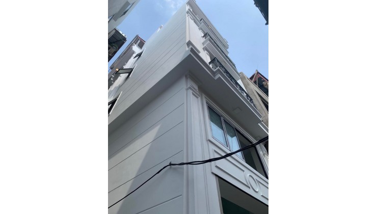 Nhà mới Nguyễn Văn Cừ - Long Biên lô góc, chỉ 10m ra ô tô tránh. Giá chỉ hơn 3 tỷ