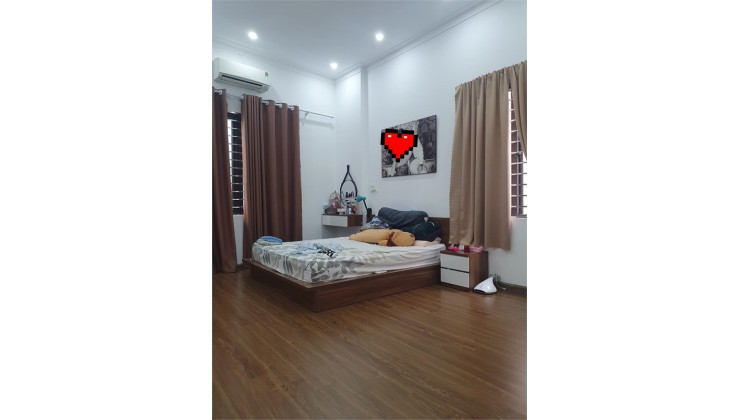Nhà 4 tầng, Lô Góc  Ngọc Lâm, 40m2,GẦN PHỐ,  Nhà đẹp, Ở NGAY