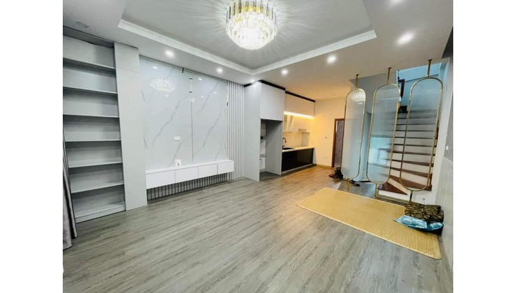 Bán nhà đẹp 38m2 5tầng MT 4.5m nhỉnh 7tỷ ôtô đỗ Trung Hòa Cầu Giấy