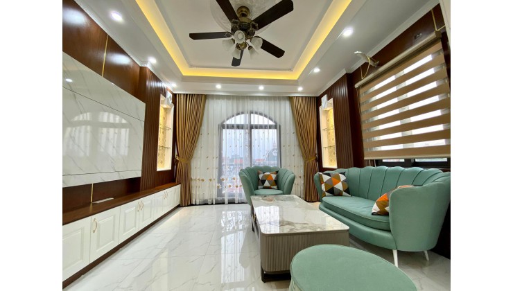 Bán nhà ngô Gia Tự, Long Biên 40m2 * 6  tầng, GARA, ngõ THÔNG, THANG MÁY, ở ngay