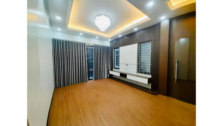 BÁN NHÀ BỒ ĐỀ, Ô TÔ QUA NHÀ, DT: 55M2 X 6 TẦNG GIÁ CHỈ: 10.8 TỶ