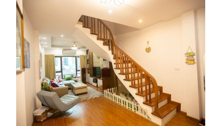 5 tỷ sở hữu ngay nhà Ba Đình. 36m2 x 5 tầng. Ngõ ba gác tránh. Sổ nở hậu