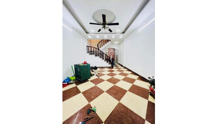 Bán nhà Phố Phạm Văn Đồng 60m2  5T MT 4.5m nhỉnh 7tỷ ôtô đỗ cửa Bắc Từ Liêm